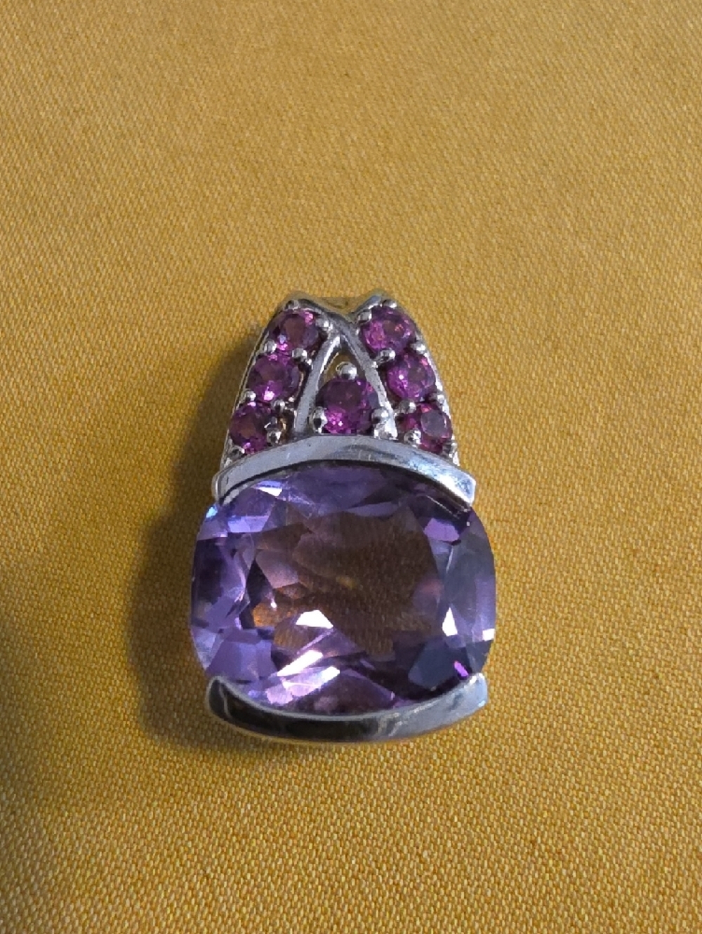 925 Silver - Amethyst / Rhodolite Garnet Pendant - Beautiful!